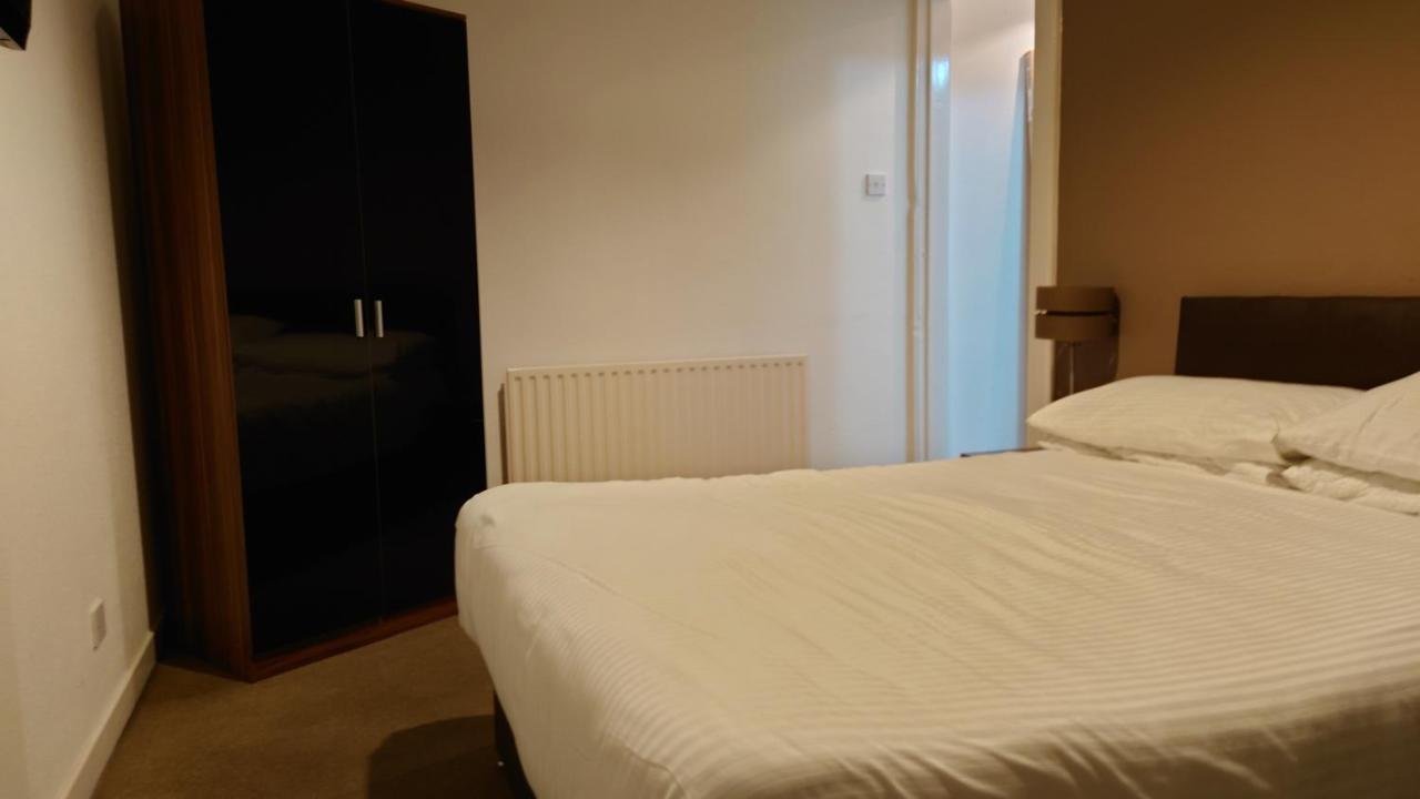 Corner Hotel Carnoustie Bagian luar foto