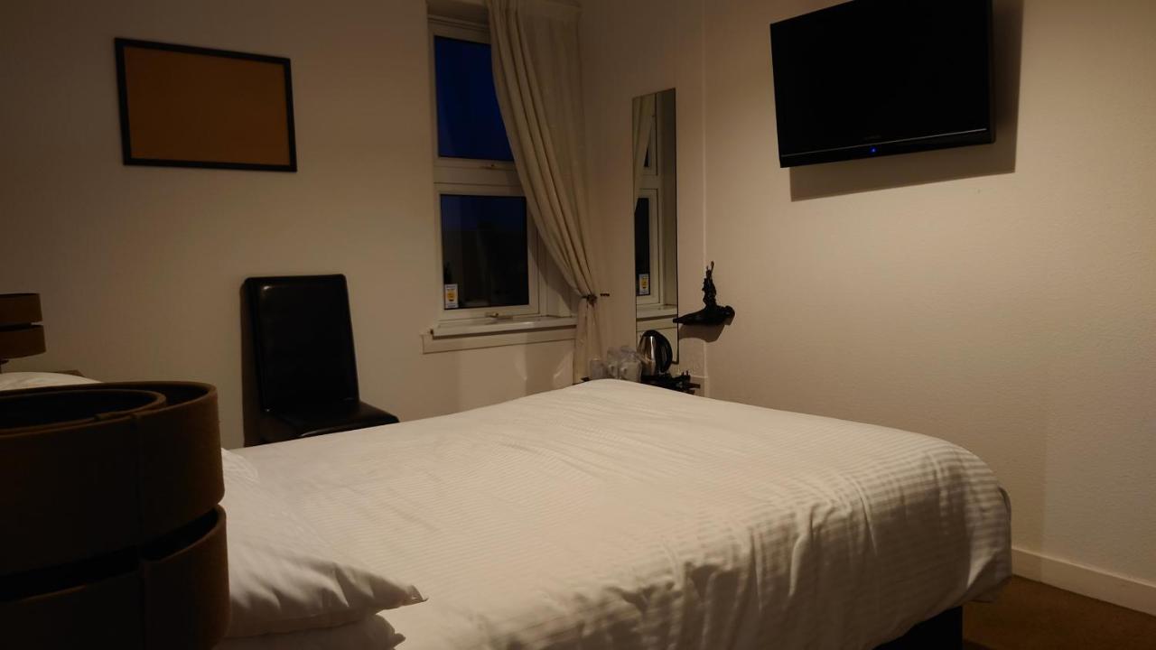 Corner Hotel Carnoustie Bagian luar foto