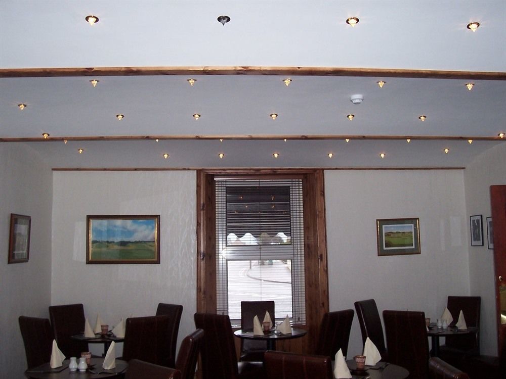 Corner Hotel Carnoustie Bagian luar foto