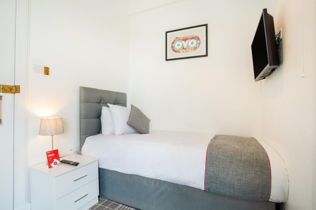 Corner Hotel Carnoustie Bagian luar foto