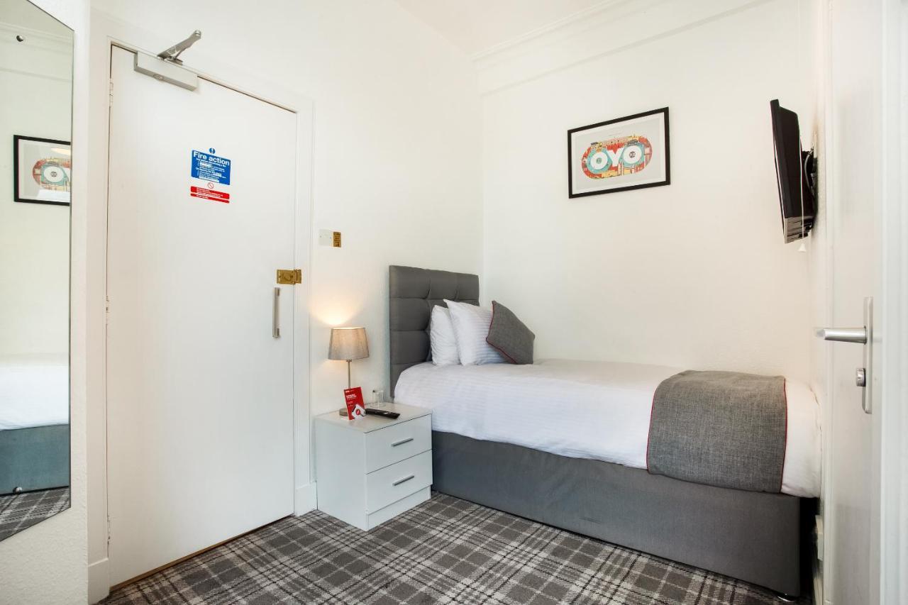 Corner Hotel Carnoustie Bagian luar foto