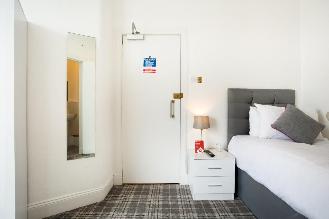 Corner Hotel Carnoustie Bagian luar foto